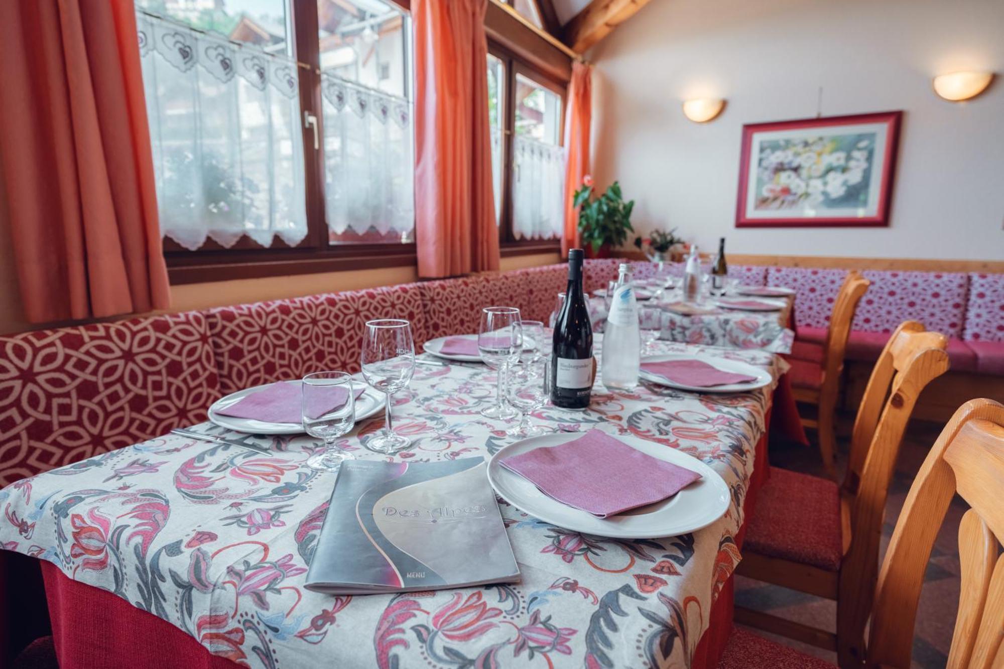 Aparthotel Des Alpes Cavalese Ngoại thất bức ảnh