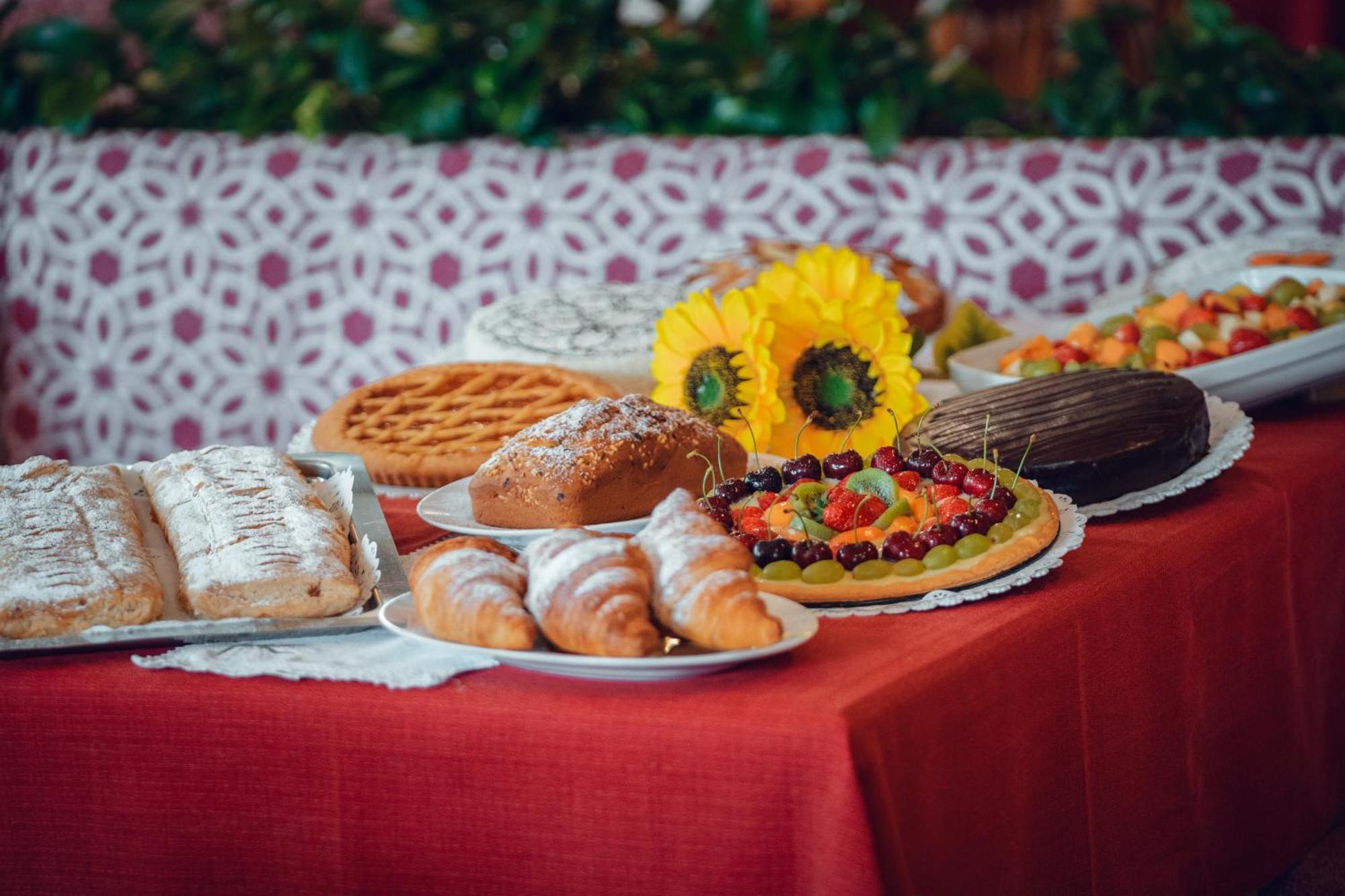 Aparthotel Des Alpes Cavalese Ngoại thất bức ảnh
