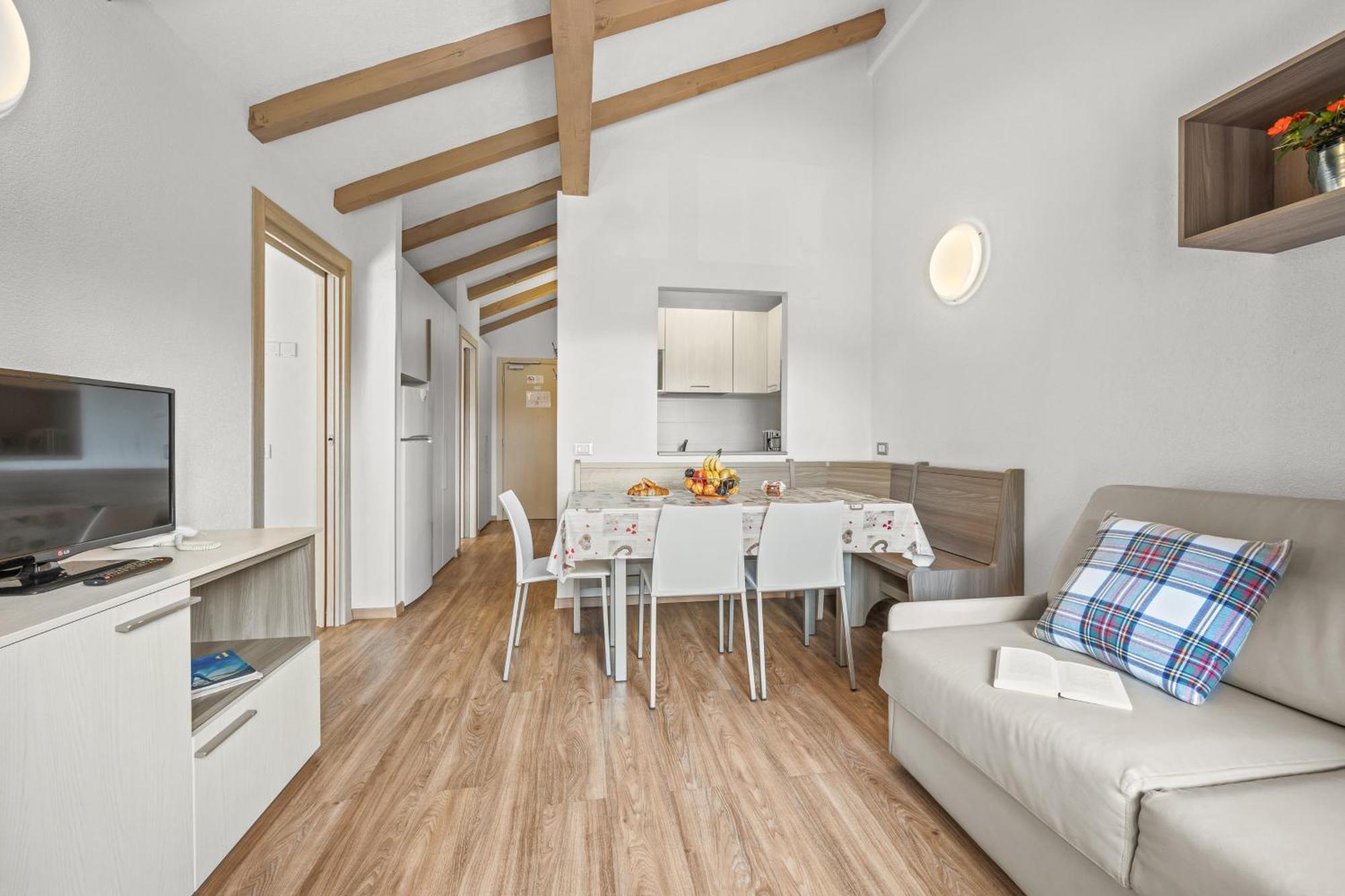 Aparthotel Des Alpes Cavalese Ngoại thất bức ảnh