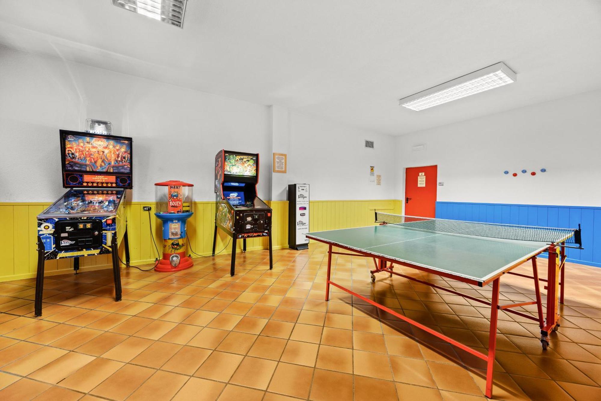 Aparthotel Des Alpes Cavalese Ngoại thất bức ảnh