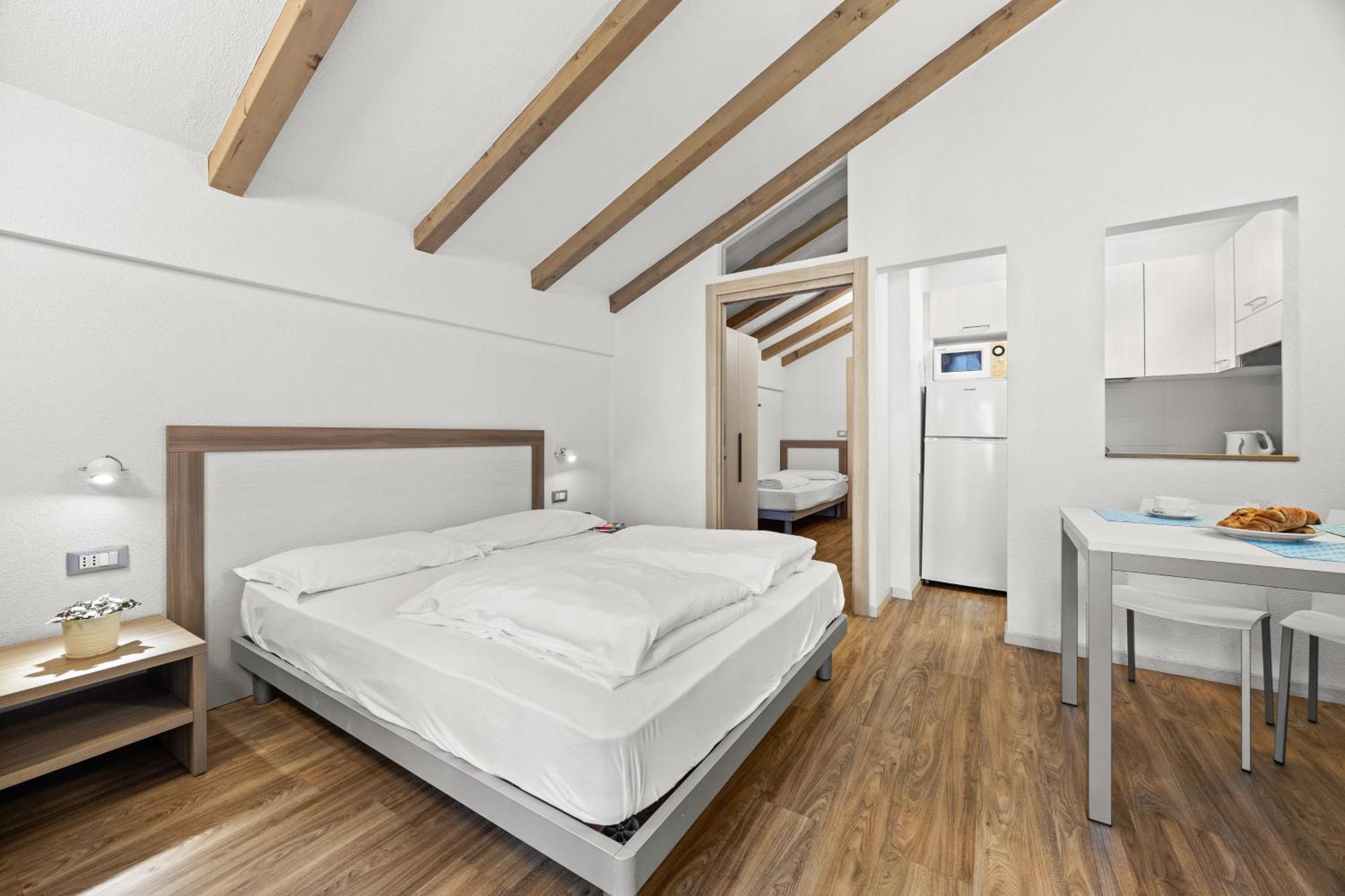 Aparthotel Des Alpes Cavalese Ngoại thất bức ảnh