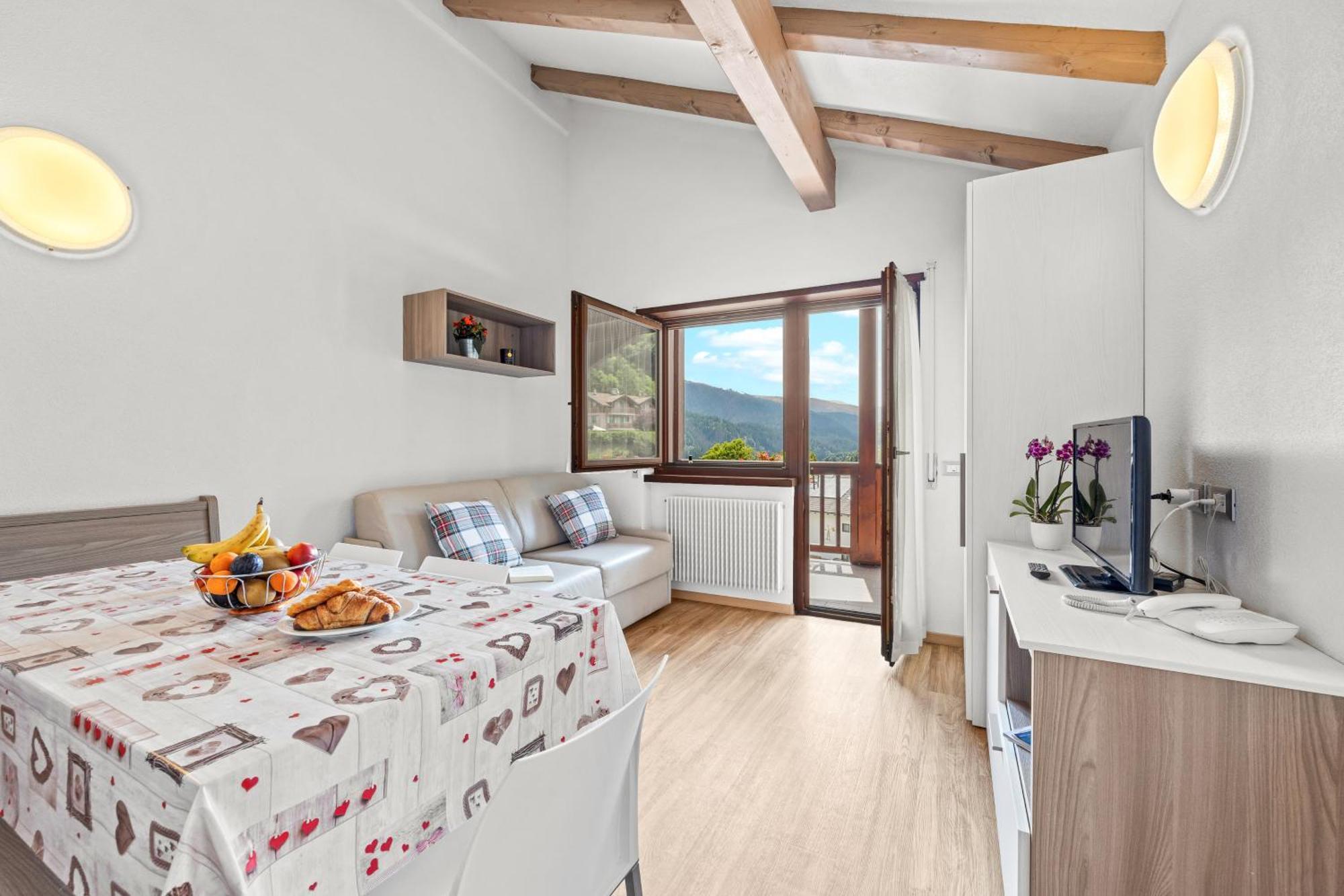 Aparthotel Des Alpes Cavalese Ngoại thất bức ảnh