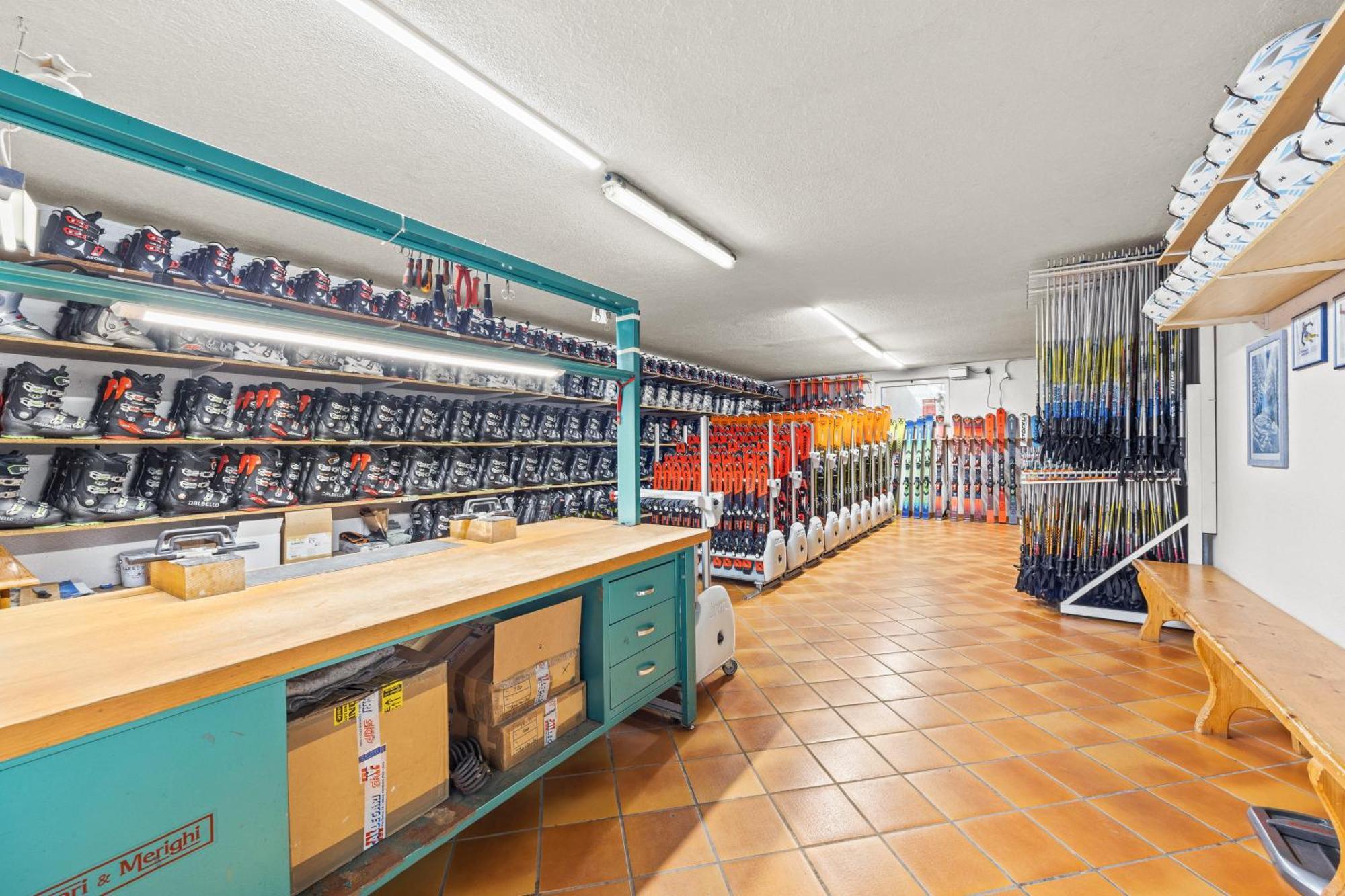 Aparthotel Des Alpes Cavalese Ngoại thất bức ảnh