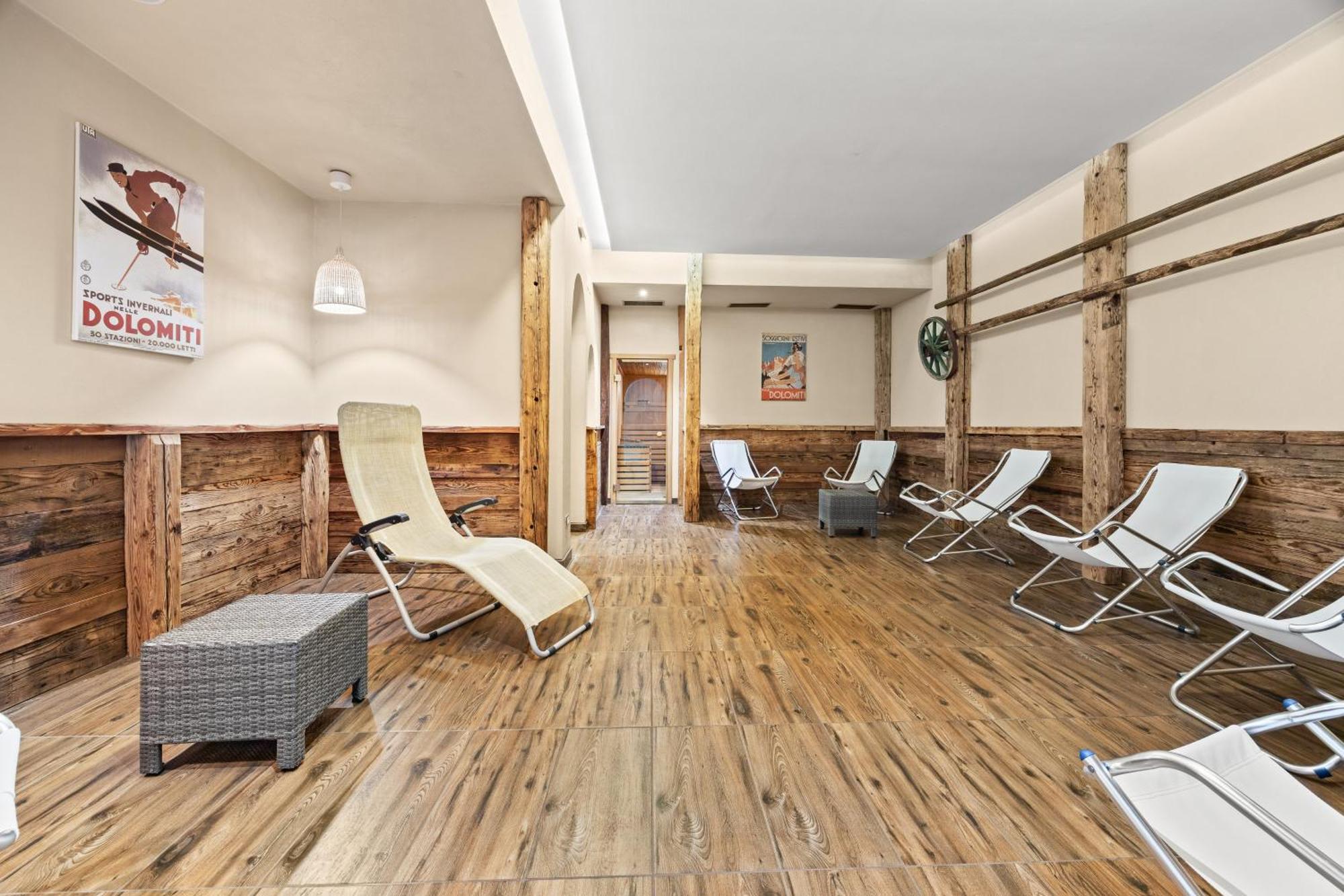 Aparthotel Des Alpes Cavalese Ngoại thất bức ảnh