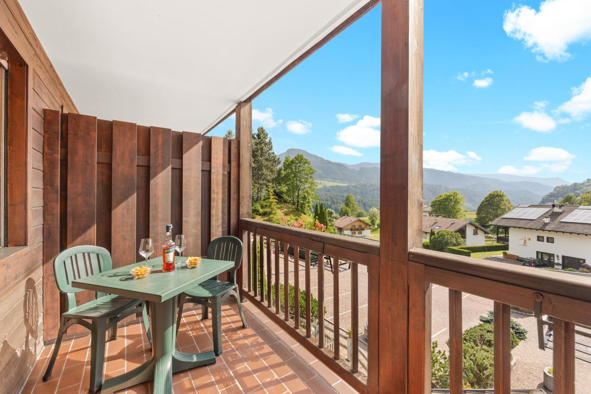 Aparthotel Des Alpes Cavalese Ngoại thất bức ảnh