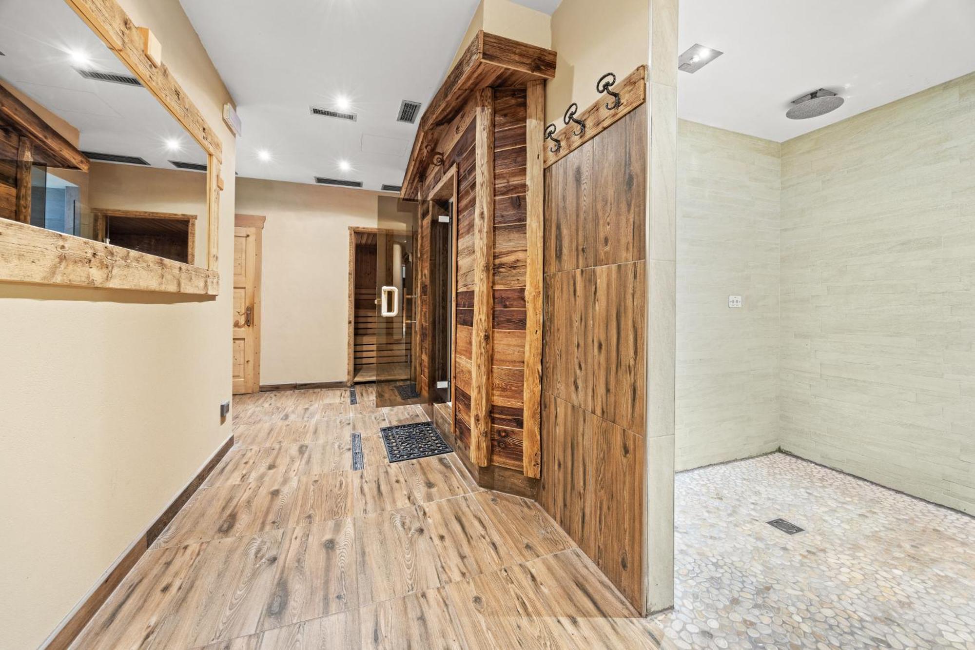 Aparthotel Des Alpes Cavalese Ngoại thất bức ảnh