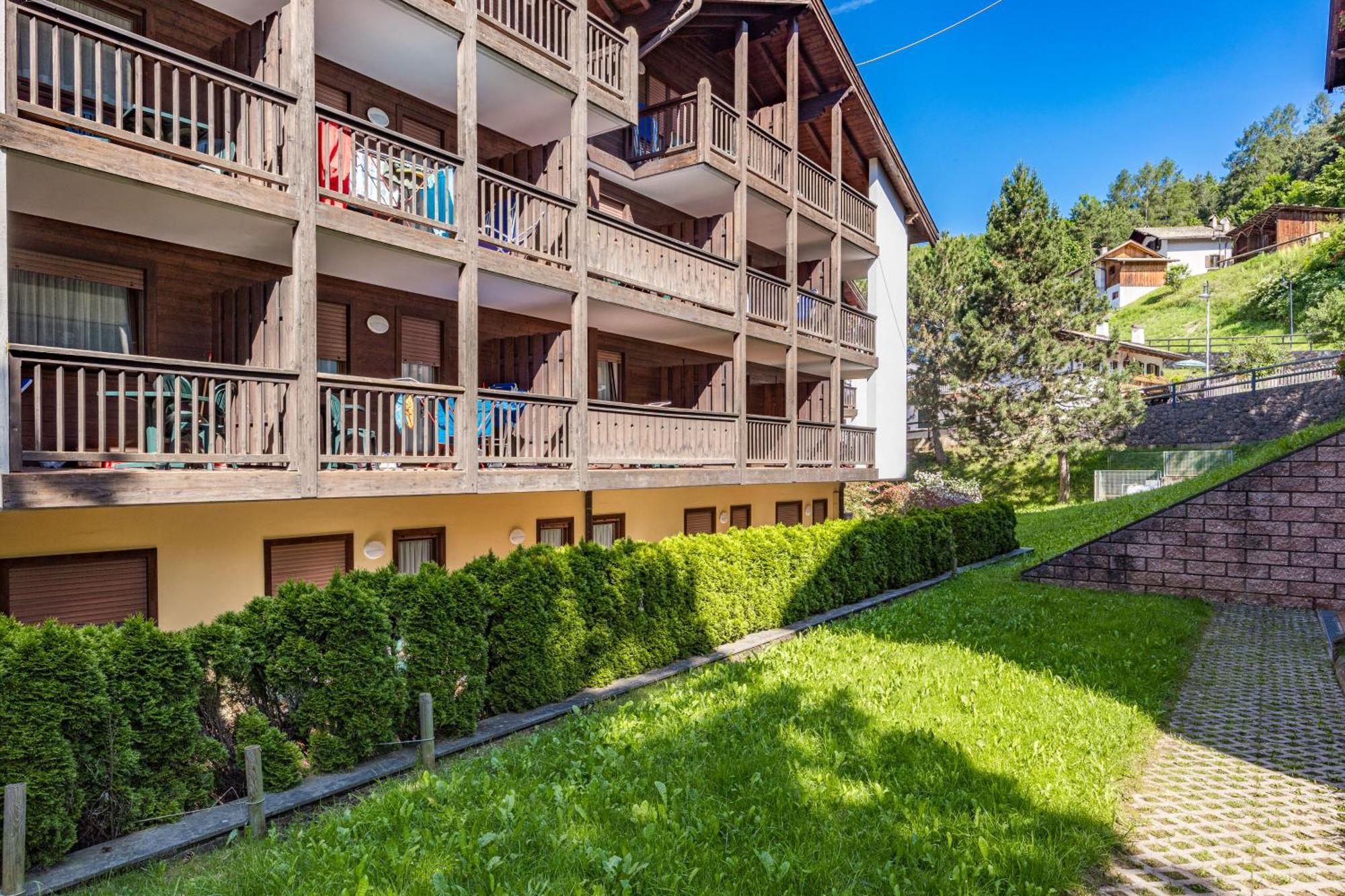 Aparthotel Des Alpes Cavalese Ngoại thất bức ảnh