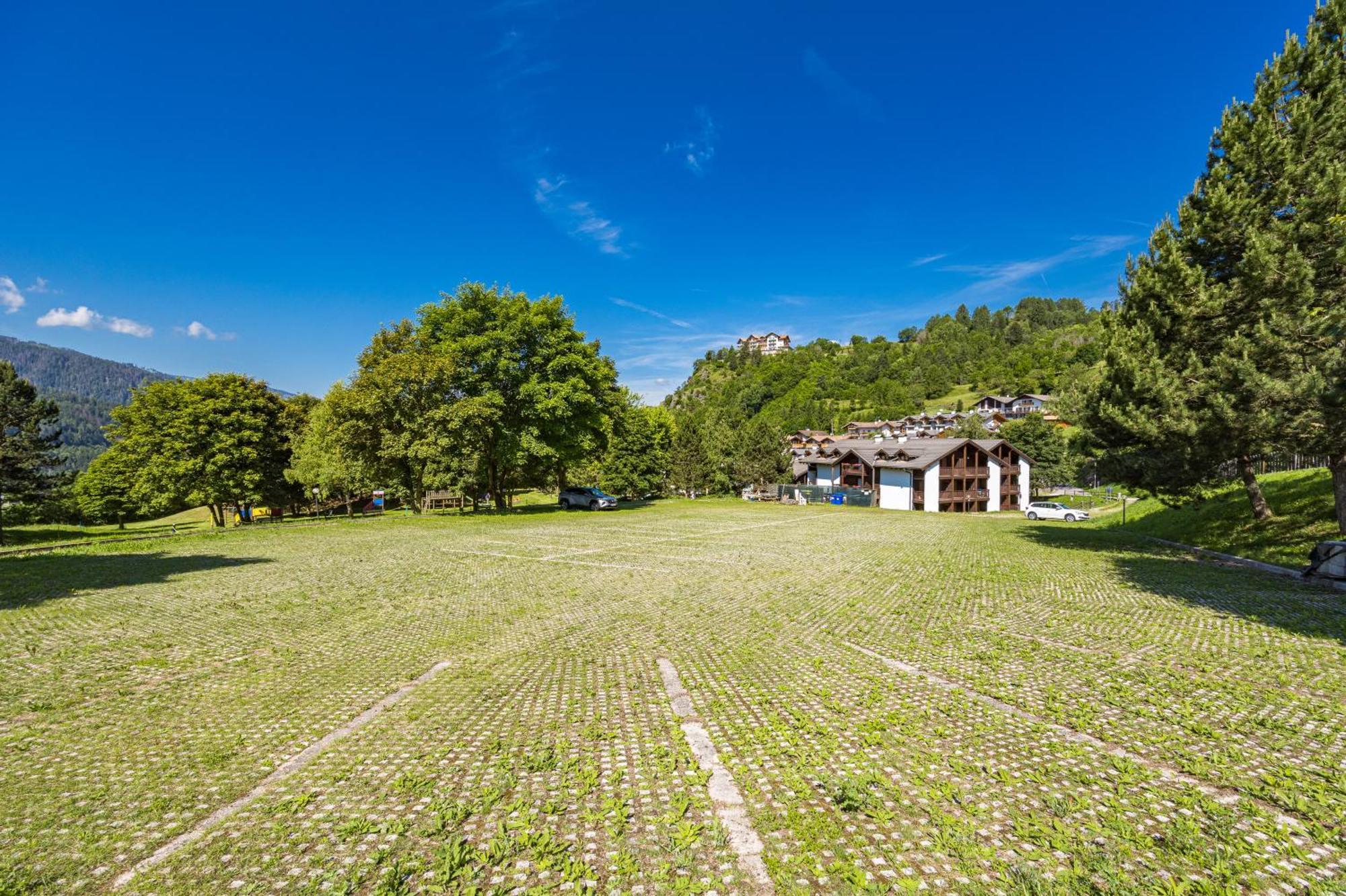 Aparthotel Des Alpes Cavalese Ngoại thất bức ảnh