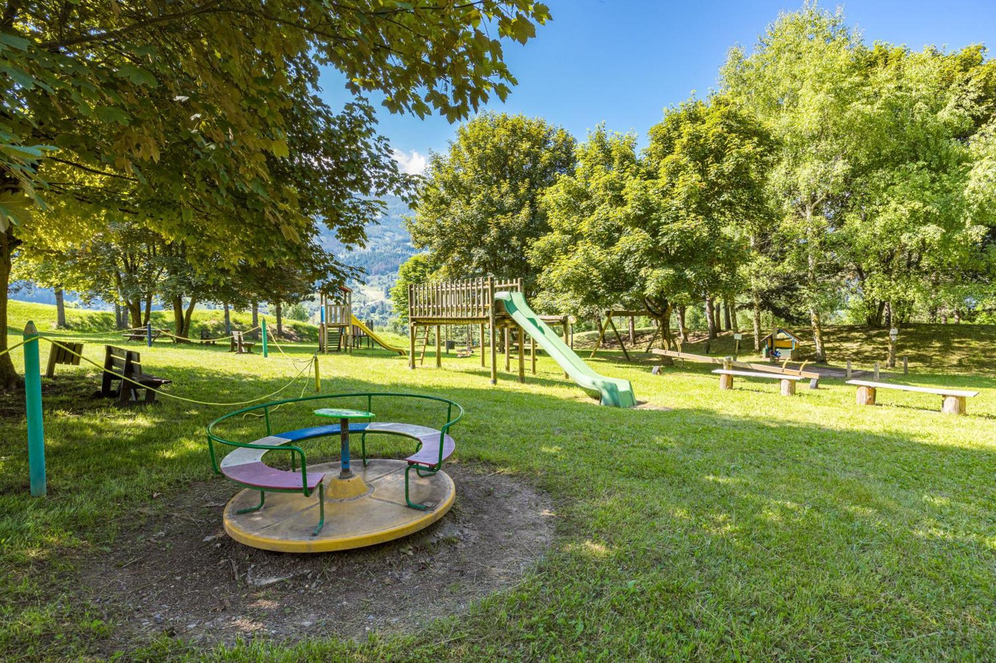 Aparthotel Des Alpes Cavalese Ngoại thất bức ảnh