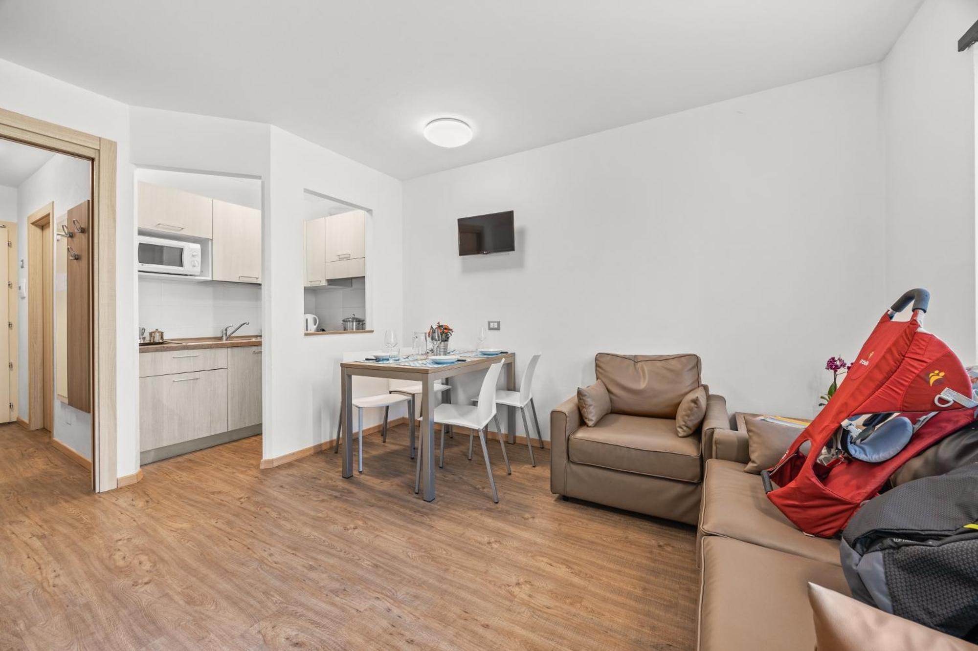Aparthotel Des Alpes Cavalese Phòng bức ảnh