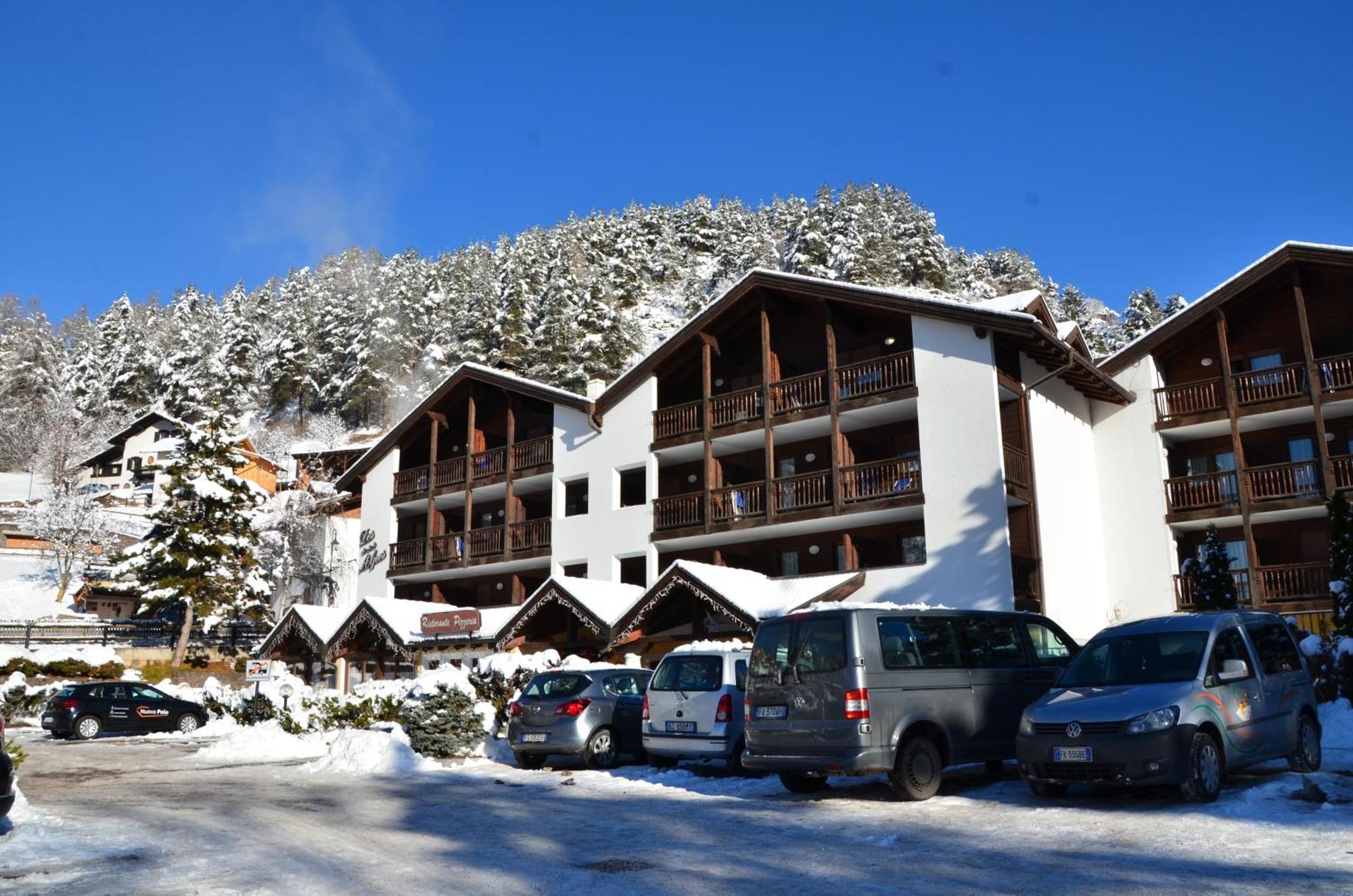 Aparthotel Des Alpes Cavalese Ngoại thất bức ảnh